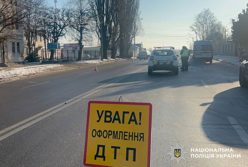 У Кременчуці водій легковика збив на смерть пішохідку, яка переходила дорогу в невстановленому місці