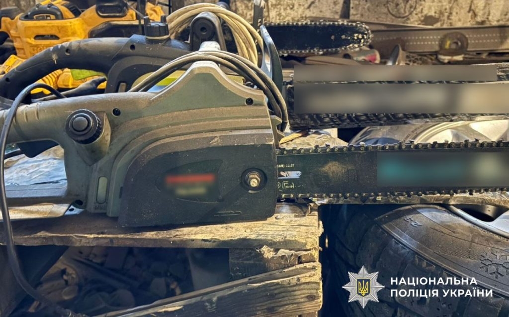 На Полтавщині викрили групу осіб, які незаконно вирубали дерев на близько мільйон гривень