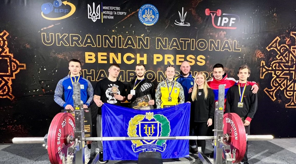 Полтавські спортсмени стали призерами чемпіонату України з жиму лежачи