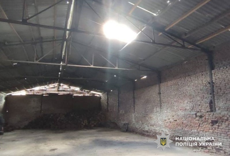 На Полтавщині чоловік упав із даху підприємства