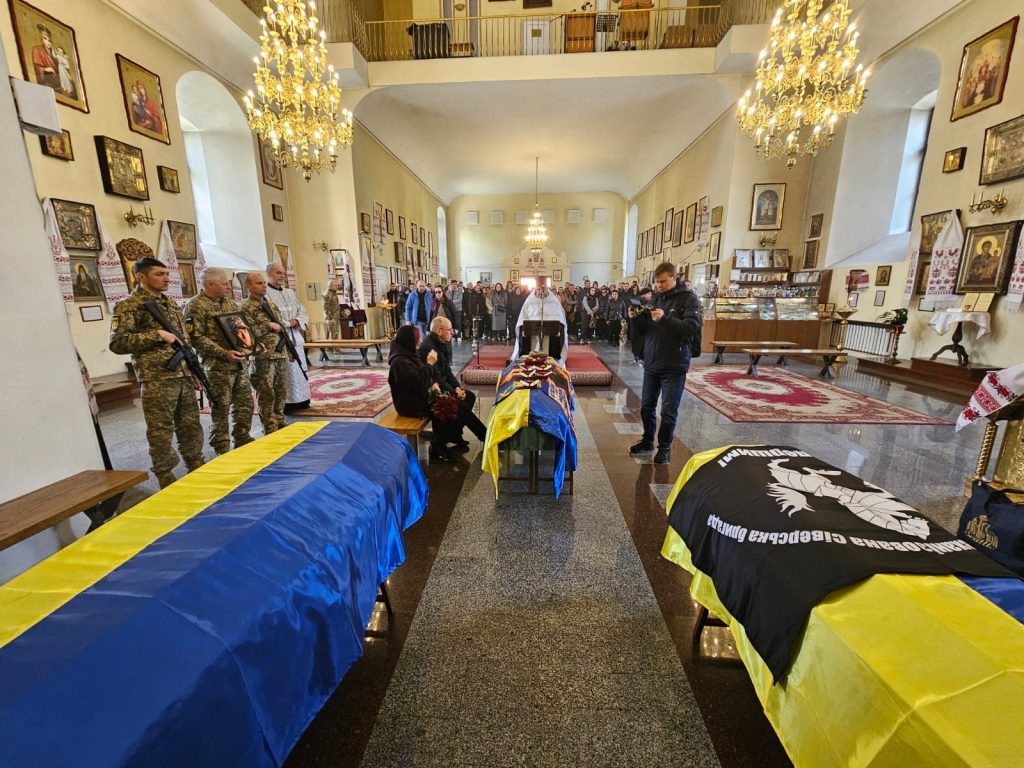 У Полтаві попрощалися із воїнами Іллею Чехонадським, Михайлом Андрійченком та Сергієм Вовком