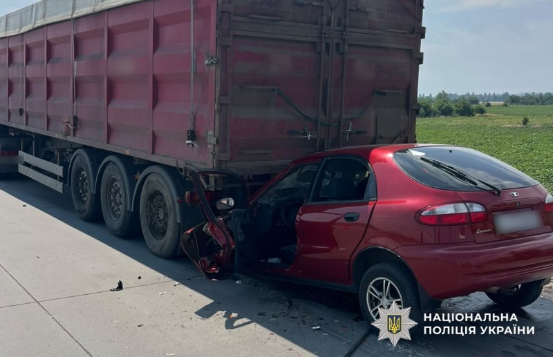 У Полтавській області зіткнулися вантажівка та легковик: загинув чоловік