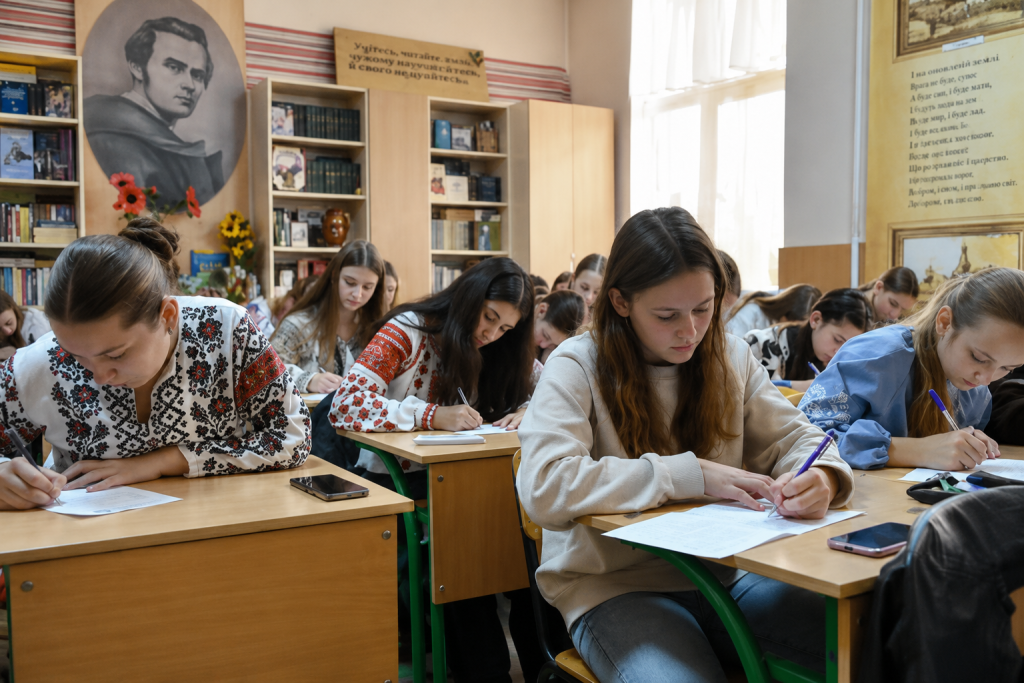 У Полтаві визначили першу школу, яка навчатиме дітей 12 років