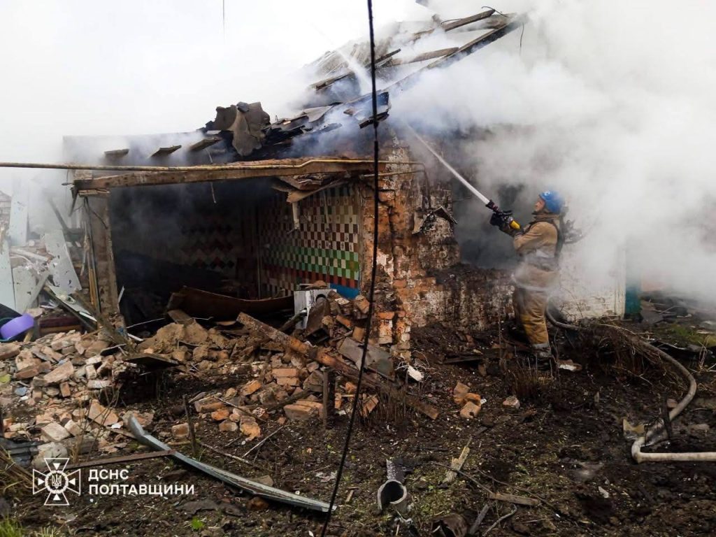 Російські дрони влучили по будинку та аграрному підприємству на Полтавщині: троє людей поранені