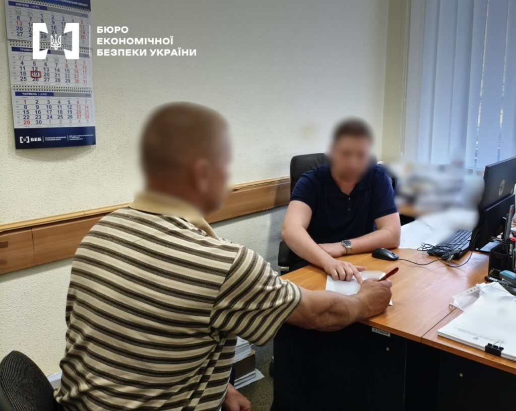 Саморобний бензин продавали за готівку: двох полтавців судитимуть за підпільний бізнес