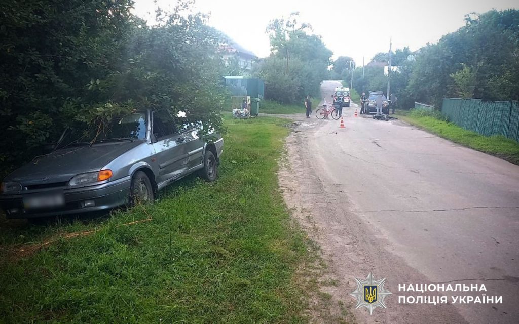 У Зінькові зіткнулися легковик та мотоцикл: поранений чоловік