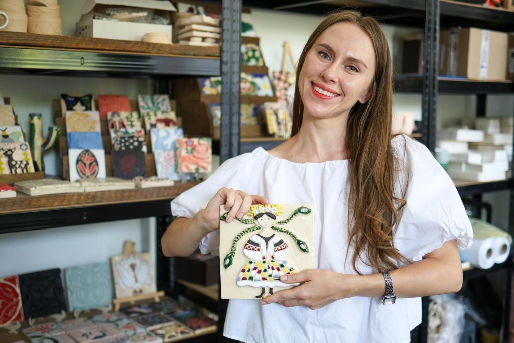 Кахлі з характером: історія ветеранського бізнесу «Корововк» Кахлі з характером: історія ветеранського бізнесу «Корововк»