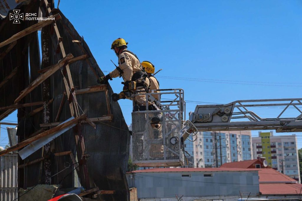 Ворожий БпЛА влучив у приватне підприємство у Полтаві