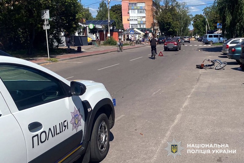 У Миргороді легковик збив 67-річну велосипедистку