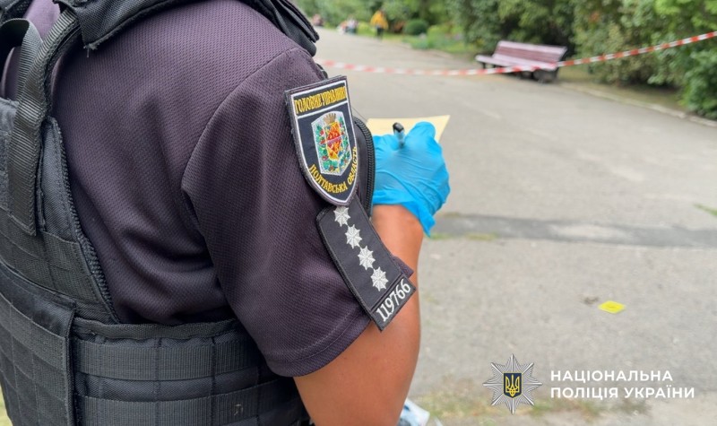 У Лубнах під час перевірки документів чоловік відкрив стрілянину по поліцейських Чоловік у Лубнах влаштував стрілянину по поліцейських