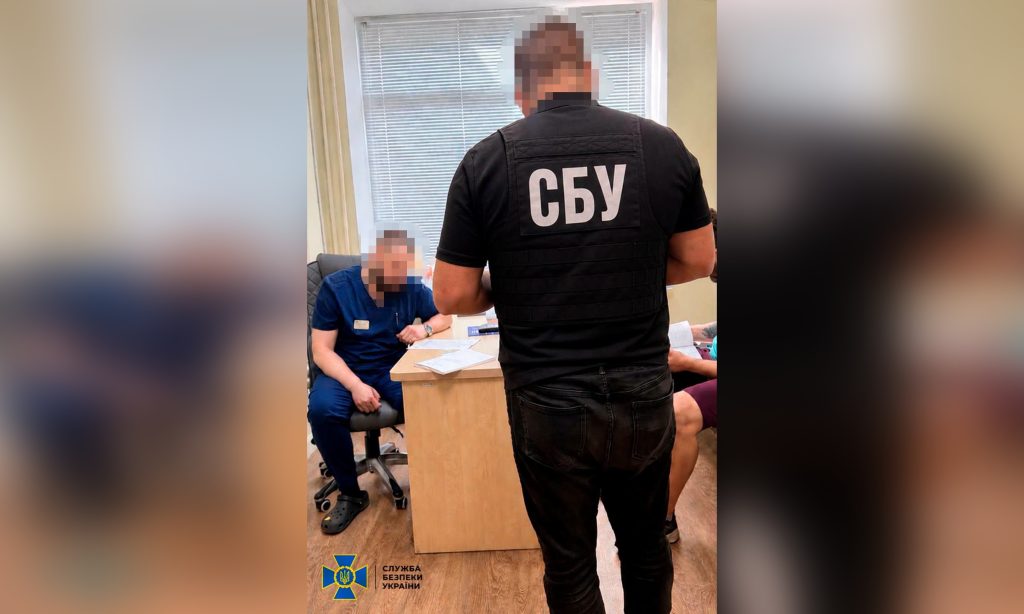 На Полтавщині двох лікарів підозрюють у підробці медвисновків для військовозобов’язаних