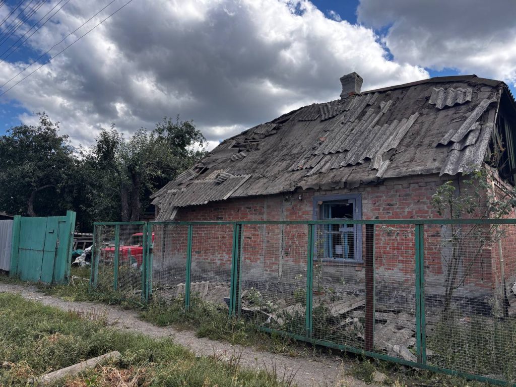 Уламки ворожої цілі впали у Полтавській громаді: дві людини поранені