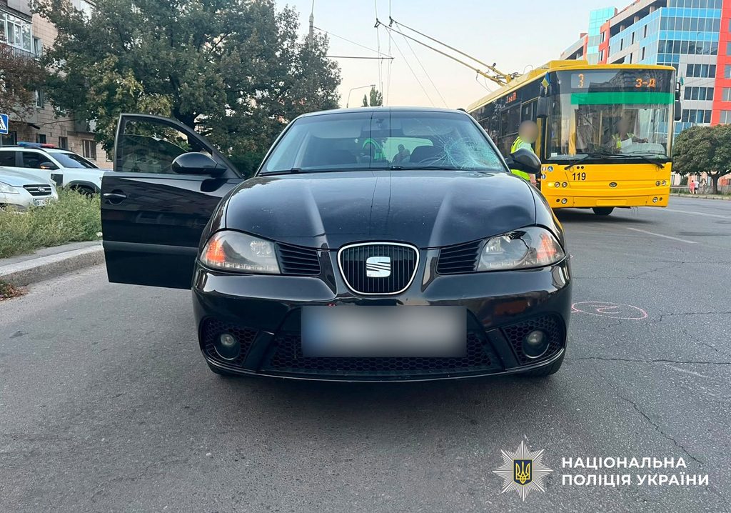 У Полтаві легковик збив на смерть жінку, яка перебігала дорогу