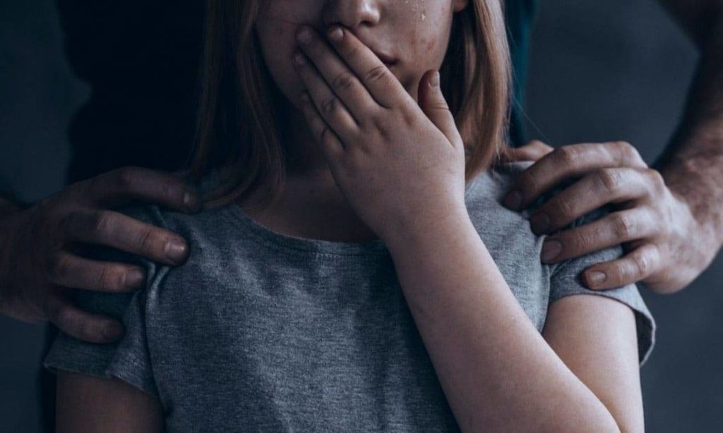 На Полтавщині двоє жінок виготовляти дитячу порнографію за участі своїх доньок