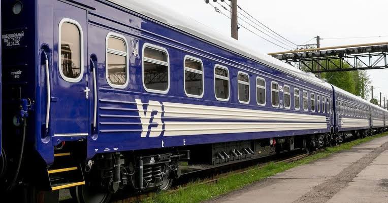 Потяги через Полтавщину курсують із затримками через атаку рф