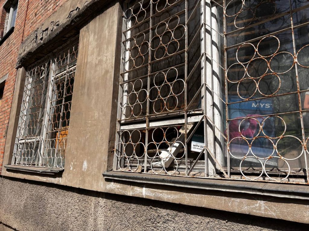 Наслідки обстрілу Полтави: чотири людини поранені, пошкоджені будинки
